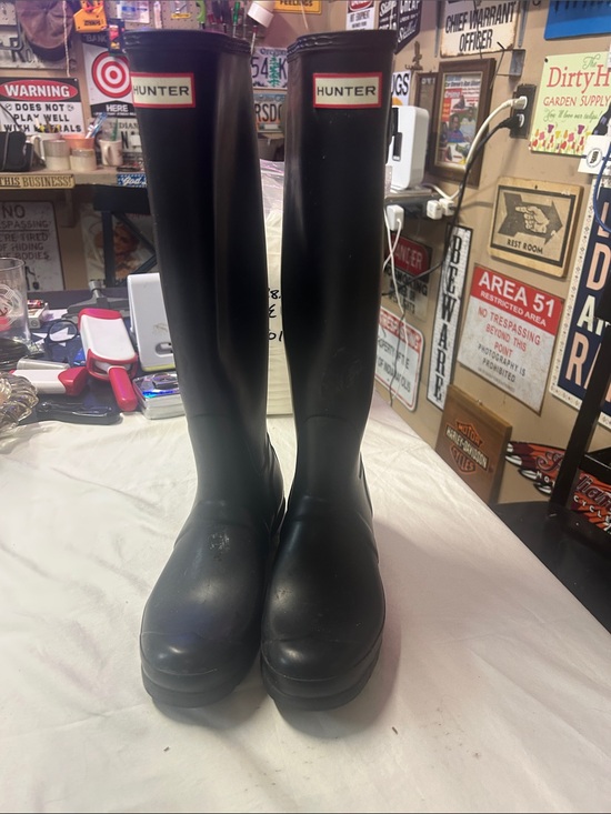 Hunter Shoes - Hunter Black Tall Gloss Rain Boots with Red Logo